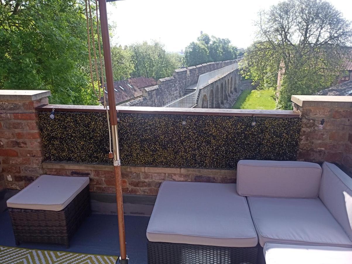 Crookback House Apartman York Kültér fotó